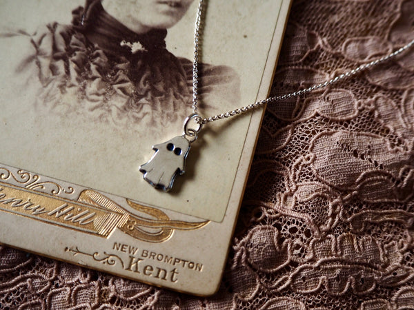 BOO pendant