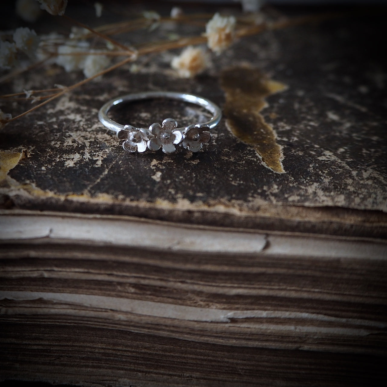 Forget-me-not ring