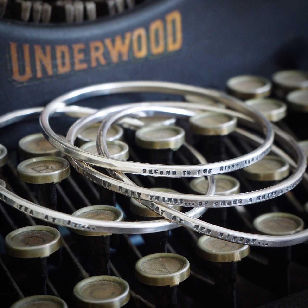 Round Quote Bangle