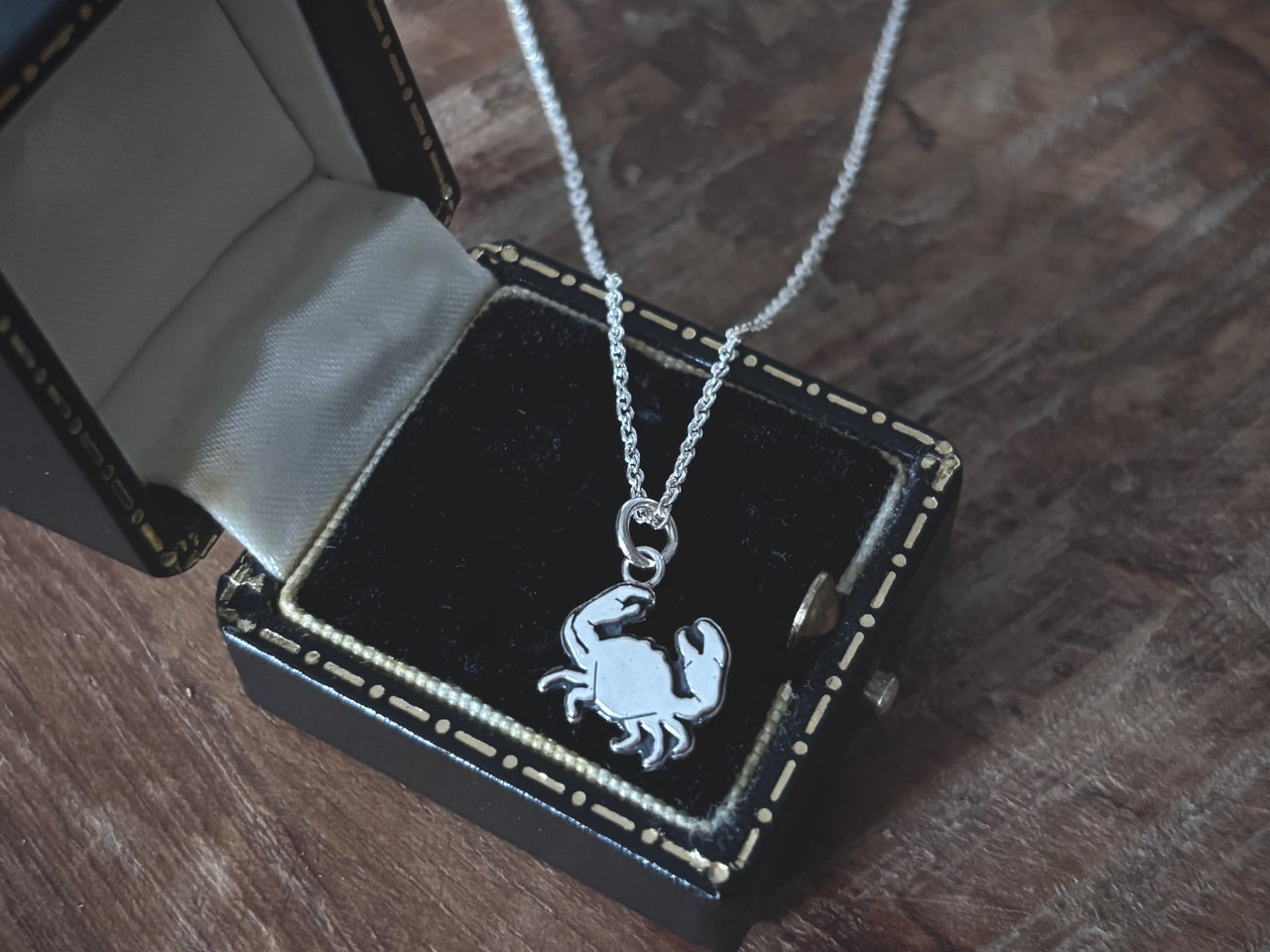 Mini Crab pendant
