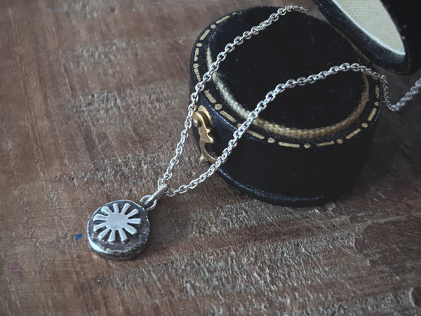 Sol pendant